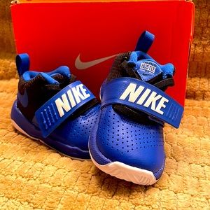 Brand-new toddler boy size 4 Nike blue team hustle gym shoes with box